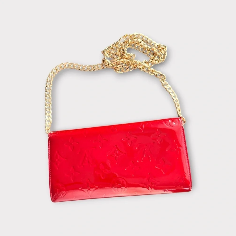 Louis Vuitton Vernis Monogram Long Sarah Wallet– Red